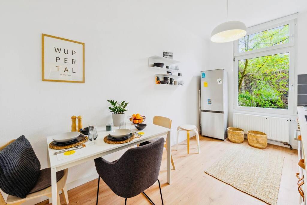 Wuppertaler Altbau-Traum Gutenberg - Naehe Dus & Dortmund & Koeln & Essen Apartment ภายนอก รูปภาพ